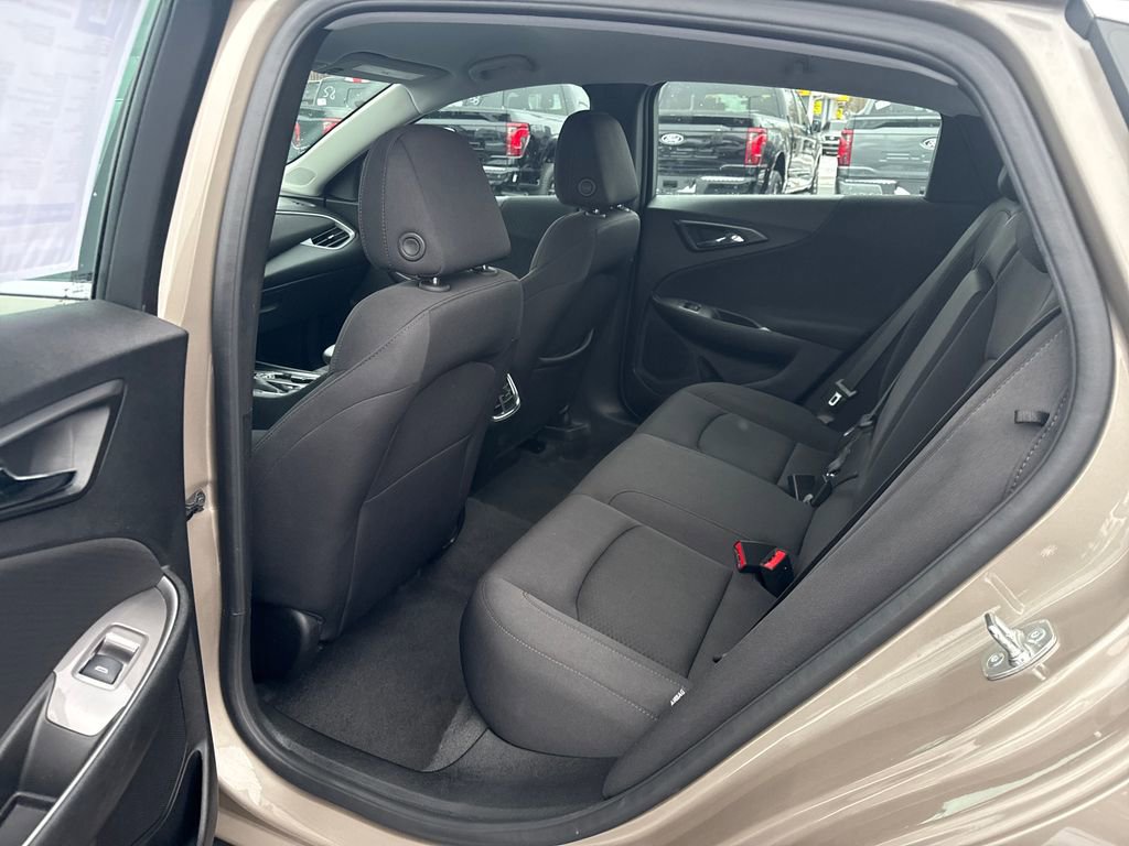 Used 2025 Chevrolet Malibu LT image 14