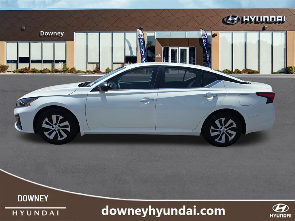 Used 2025 Nissan Altima 2.5 S FWD image 2