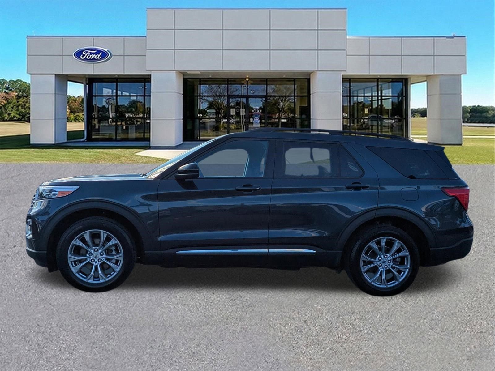 Certified 2023 Ford Explorer XLT w/ Equipment Group 202A image 7