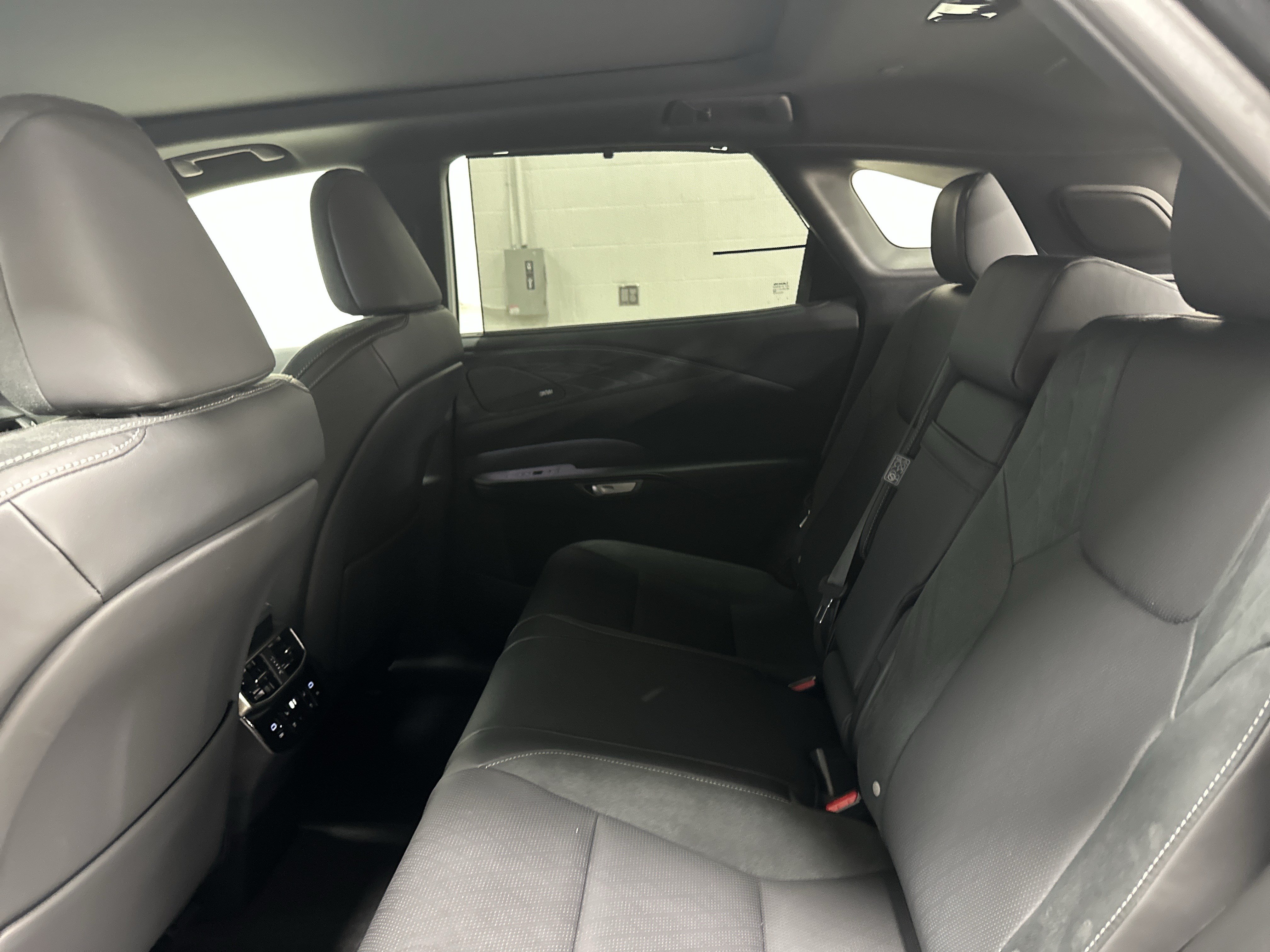 Certified 2025 Lexus RX 350 AWD w/ Convenience Package image 33