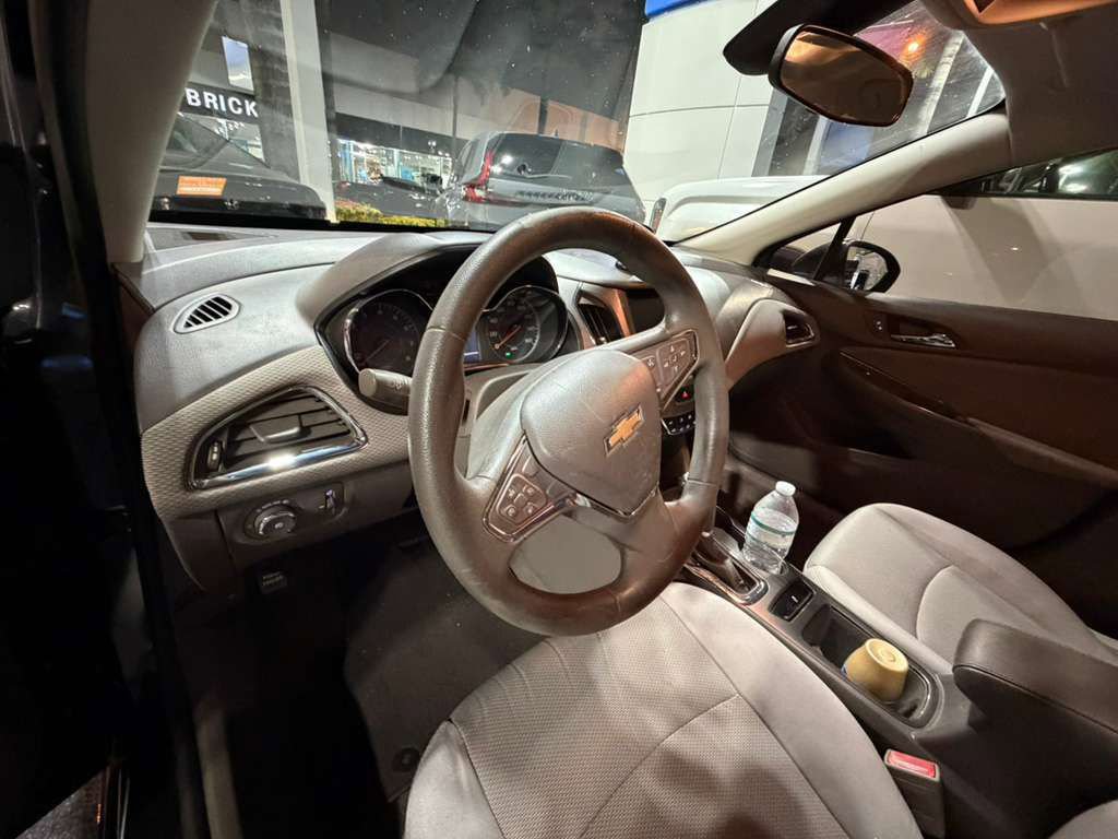 Used 2017 Chevrolet Cruze LT w/ Convenience Package image 14