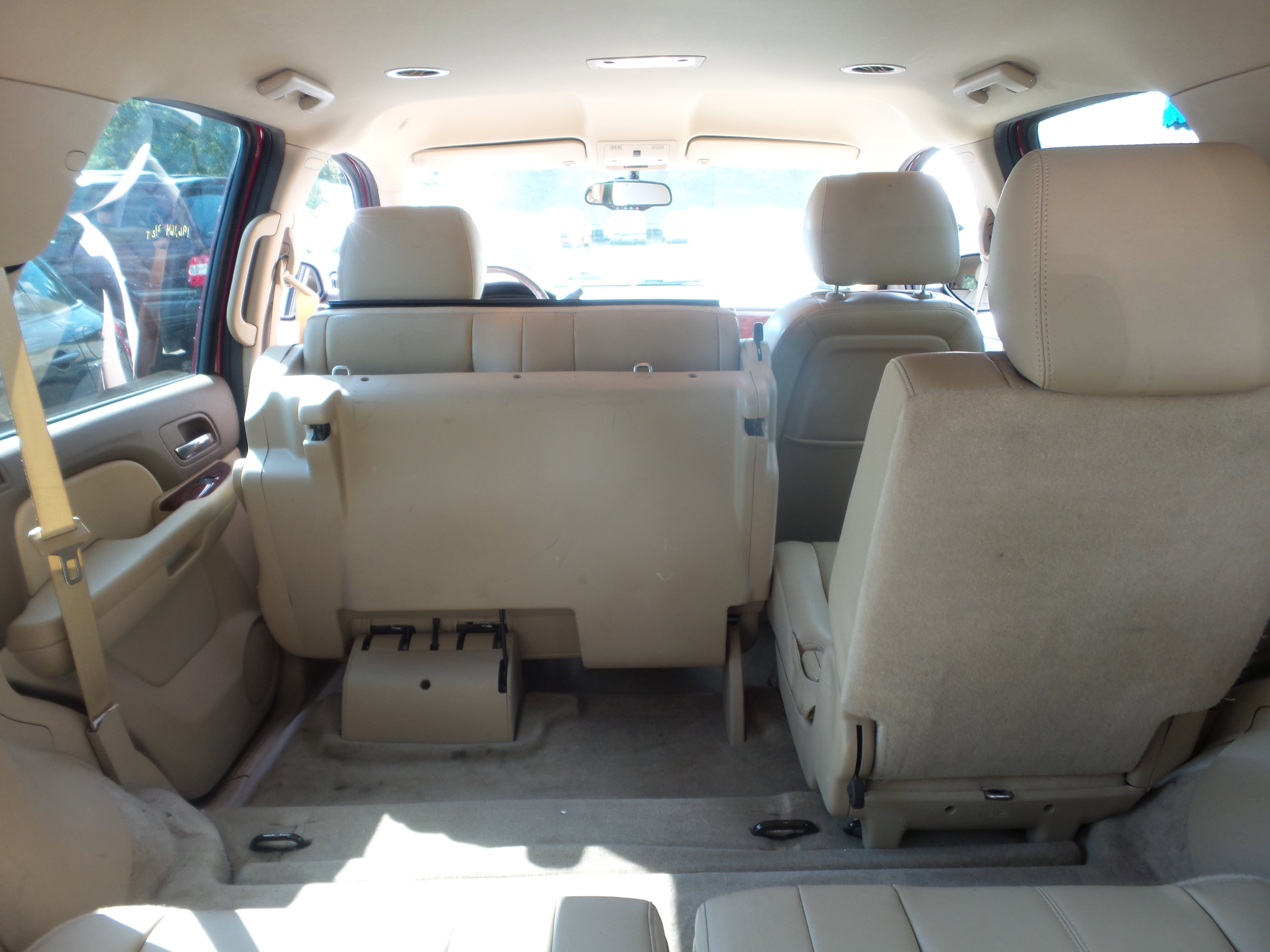 Used 2013 GMC Yukon SLT w/ SLT Chrome Package image 17