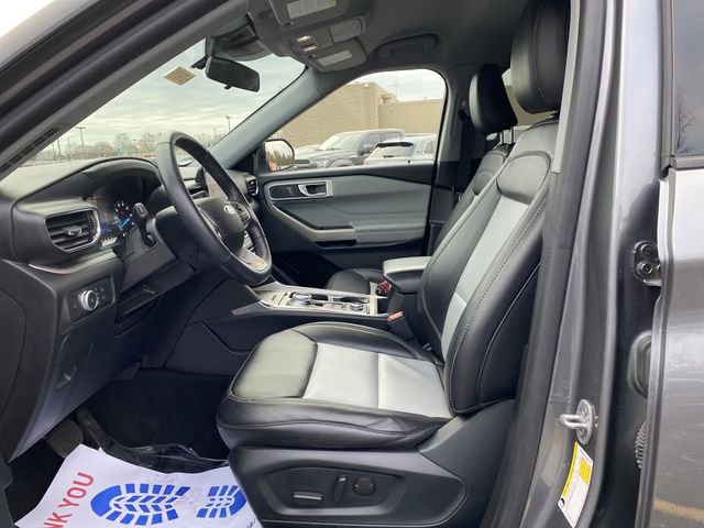 Certified 2022 Ford Explorer XLT w/ Equipment Group 202A image 4