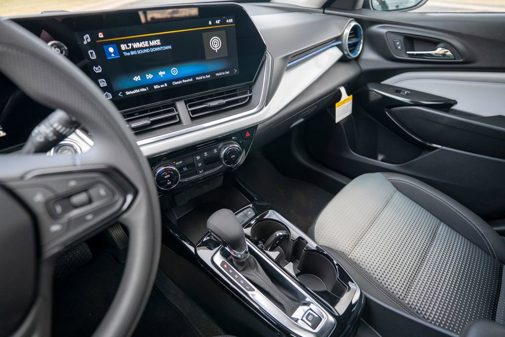 New 2026 Chevrolet Trax LT image 20