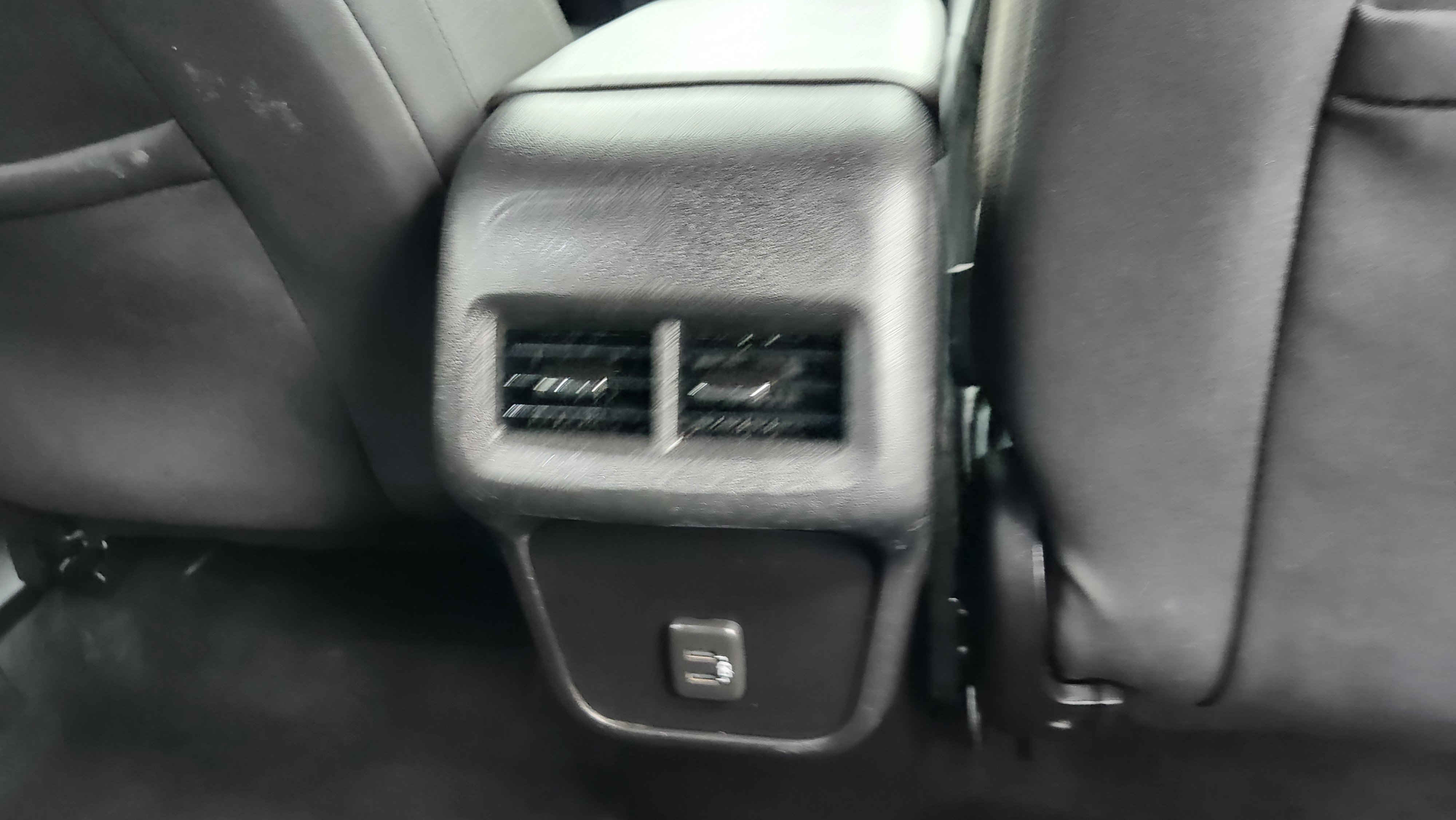 Used 2019 Chevrolet Equinox LT w/ Driver Convenience Package image 15