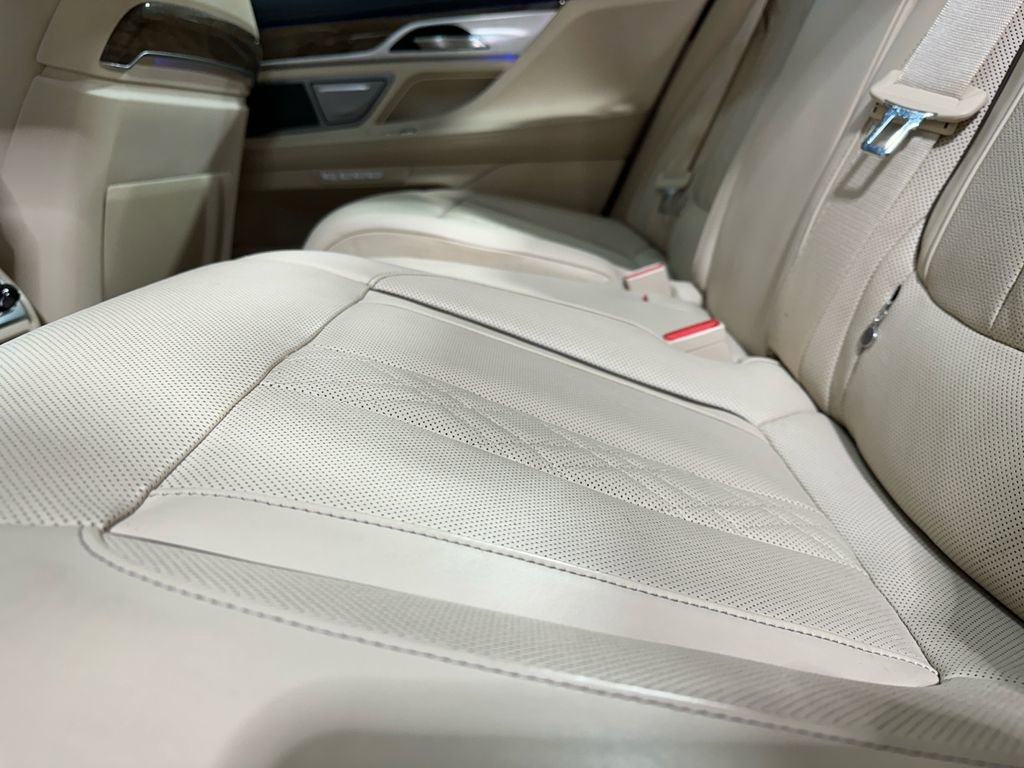 Used 2018 BMW 750i xDrive image 20