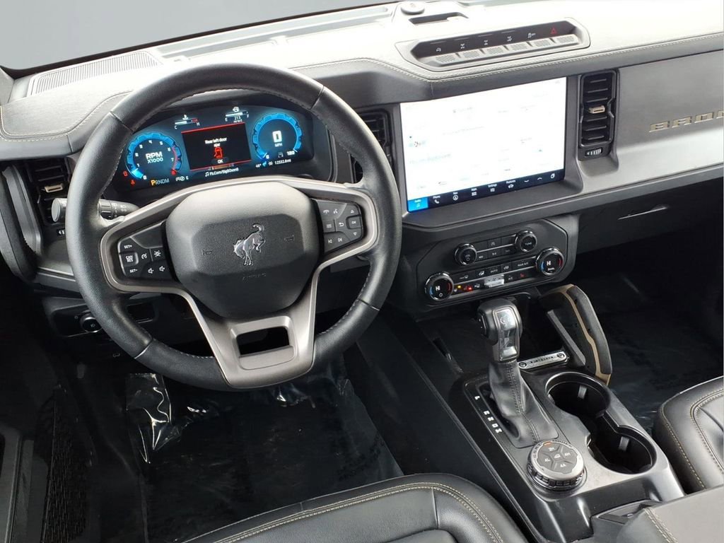 Used 2025 Ford Bronco Badlands AWD/4WD image 4