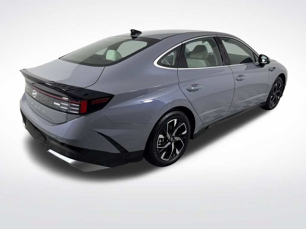 Used 2024 Hyundai Sonata SEL FWD image 3