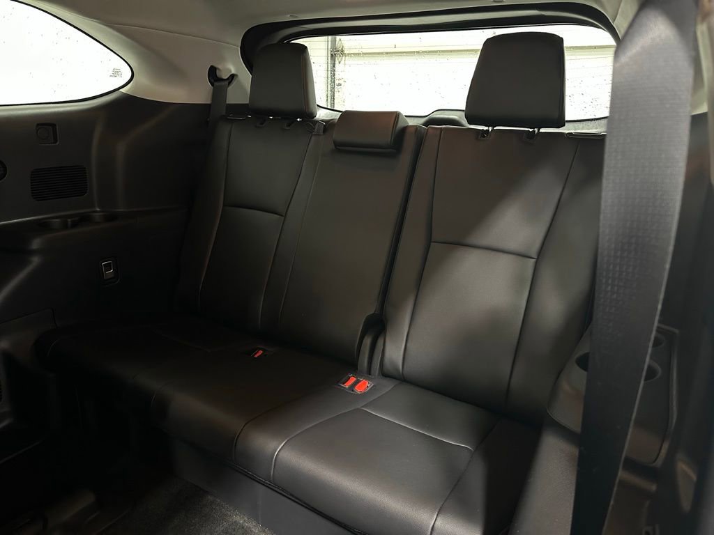 Used 2025 Toyota Highlander XLE image 53