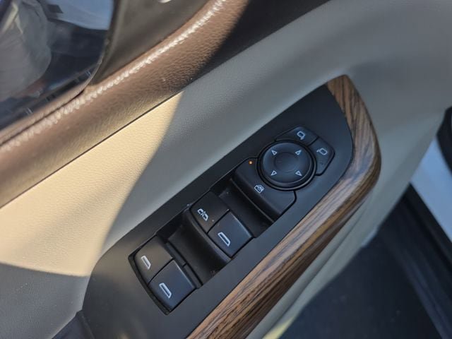 Certified 2017 GMC Acadia Denali w/ Technology Package FWD image 14