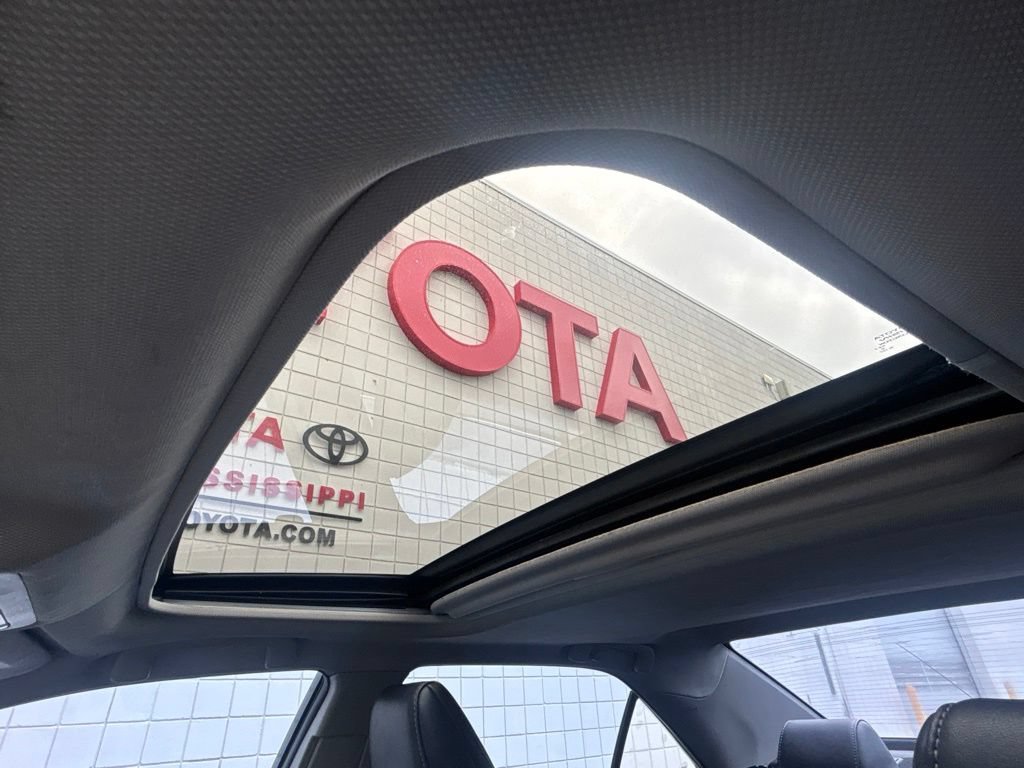 Used 2014 Toyota Camry SE FWD image 17