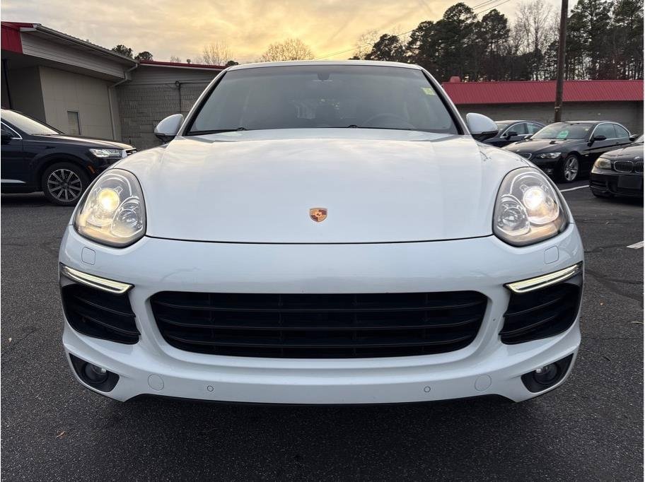 Used 2017 Porsche Cayenne Platinum Edition image 2