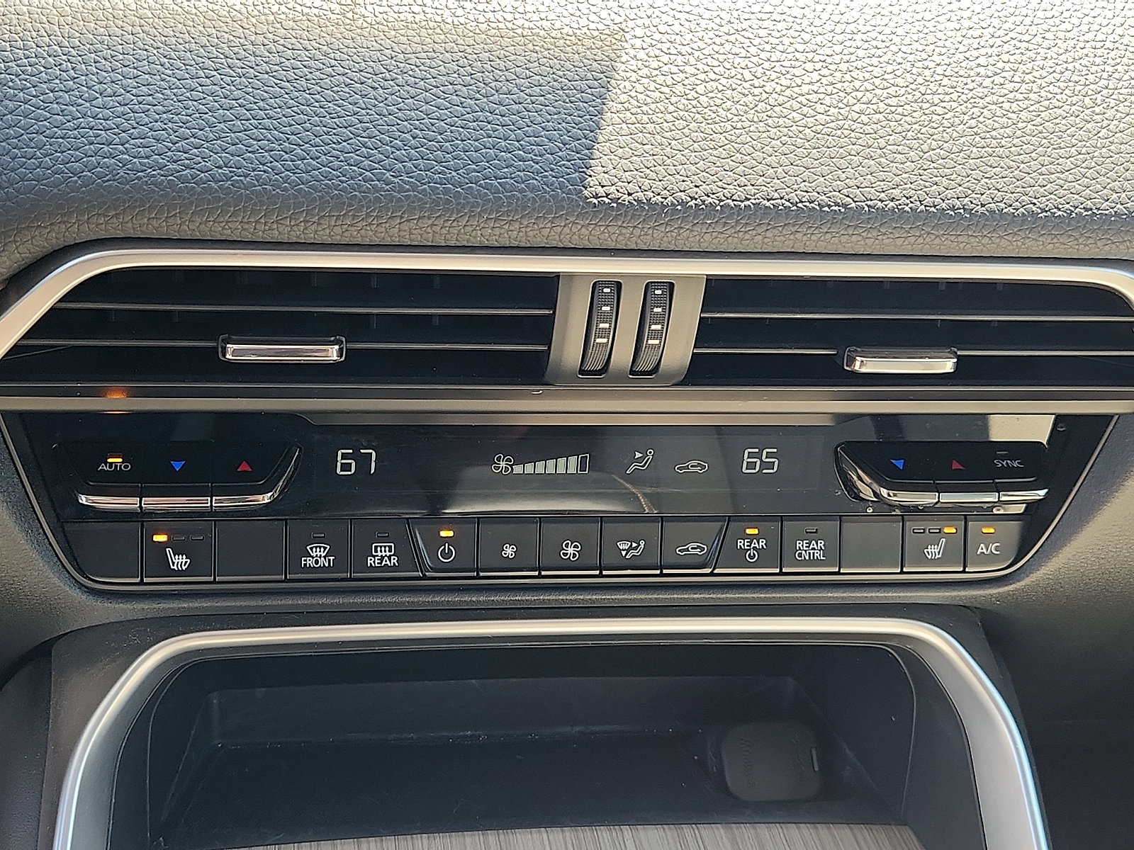Certified 2024 MAZDA CX-90 Plug-In Hybrid w/ Preferred AWD/4WD image 19