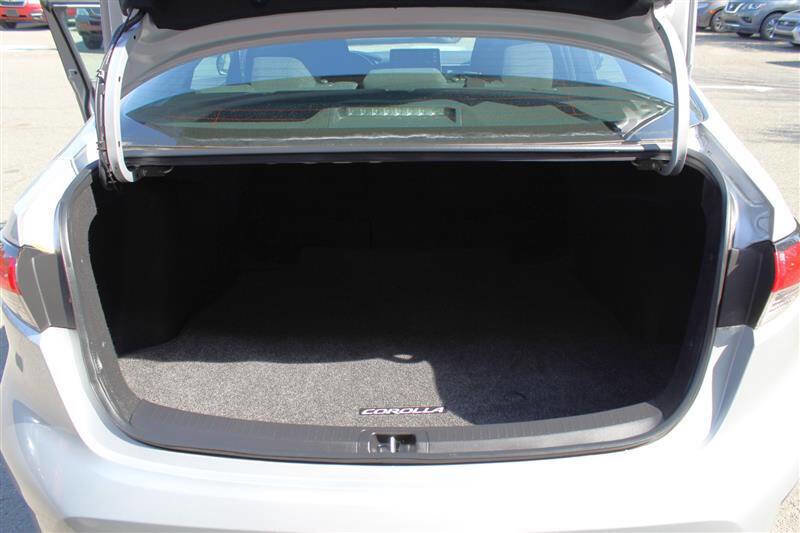 Used 2021 Toyota Corolla SE w/ Carpet Mat Package (TMS) image 24