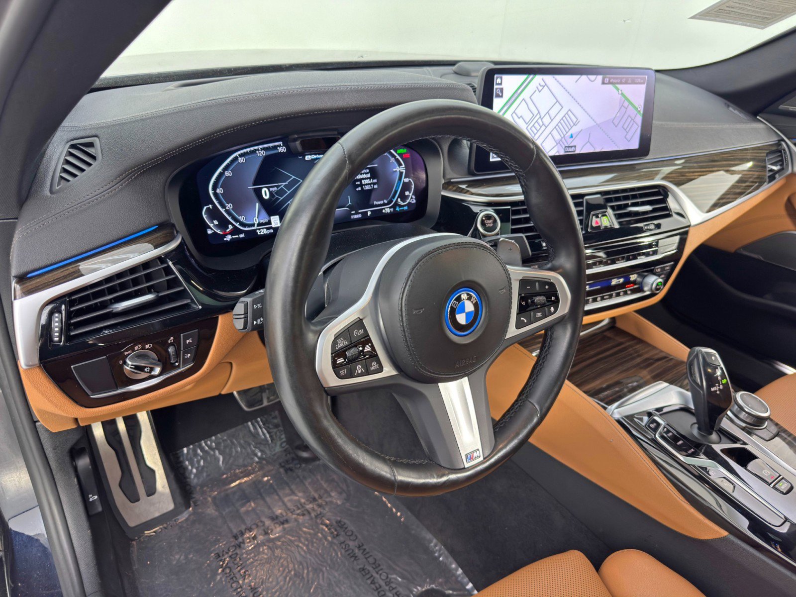 Used 2022 BMW 530e w/ Premium Package RWD image 13