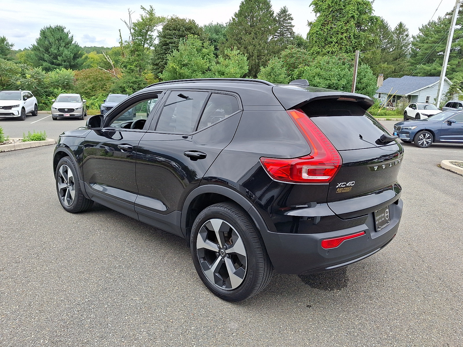 Certified 2023 Volvo XC40 B5 Plus w/ Climate Package AWD/4WD image 5