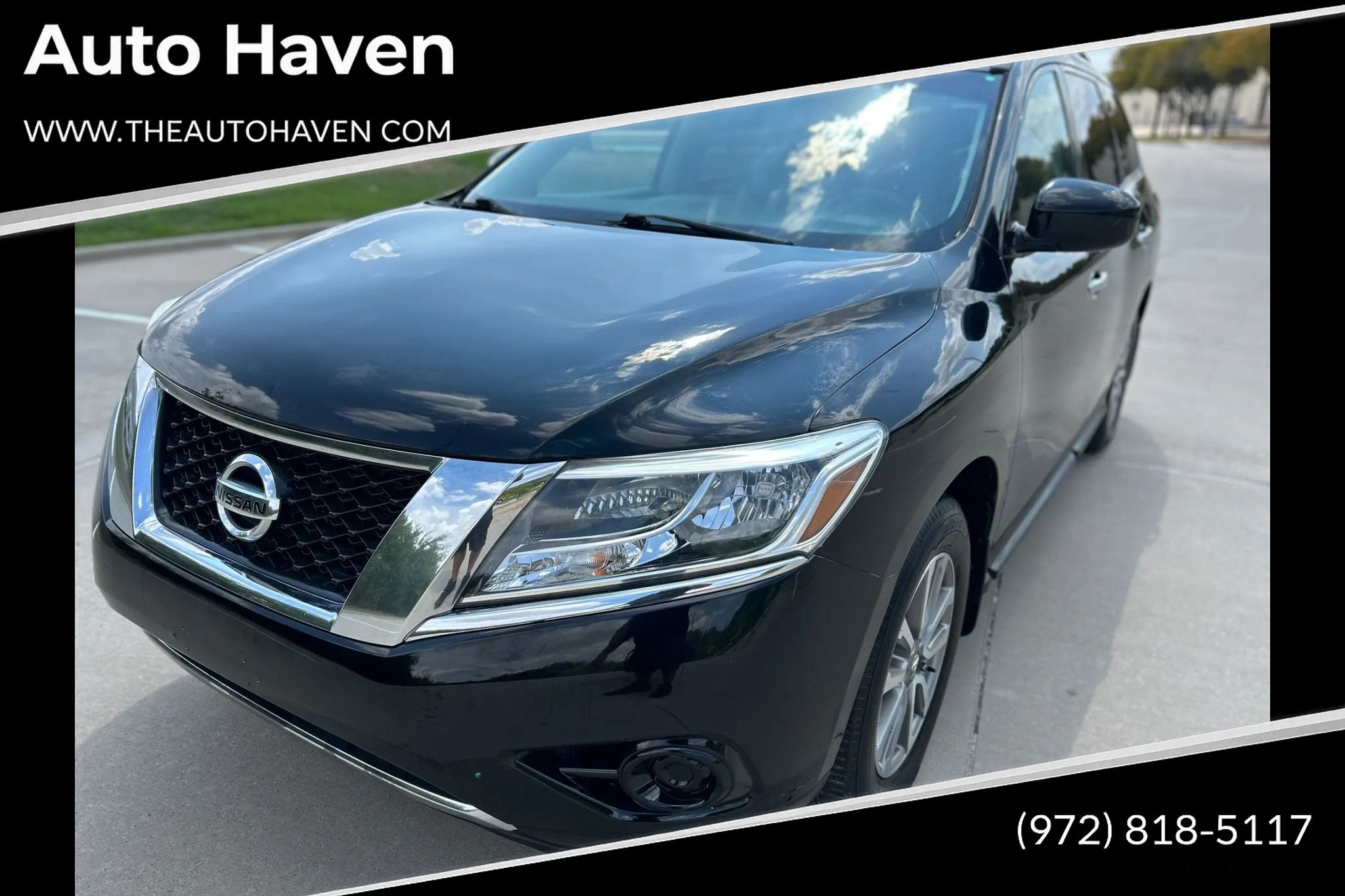 Used 2014 Nissan Pathfinder SV w/ Trailer Tow Package FWD image 1