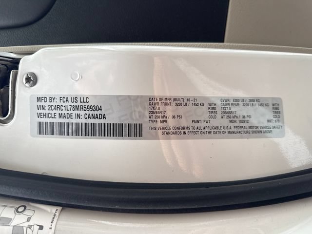 Used 2021 Chrysler Pacifica Touring-L FWD image 17