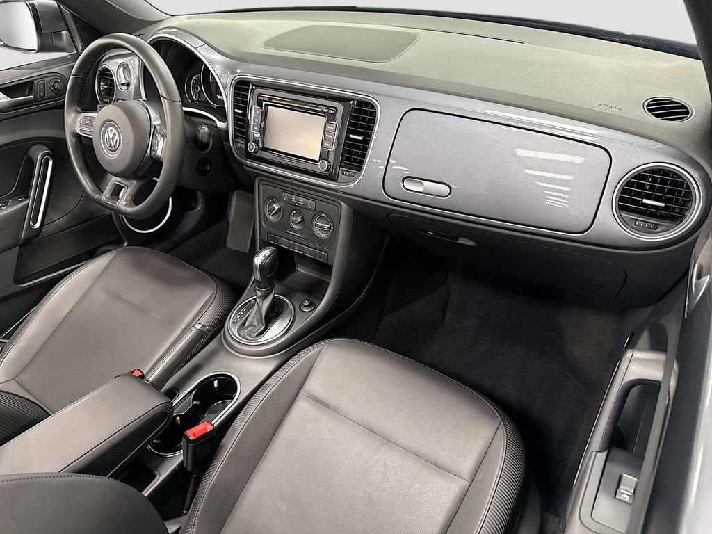 Used 2013 Volkswagen Beetle 2.5 image 22