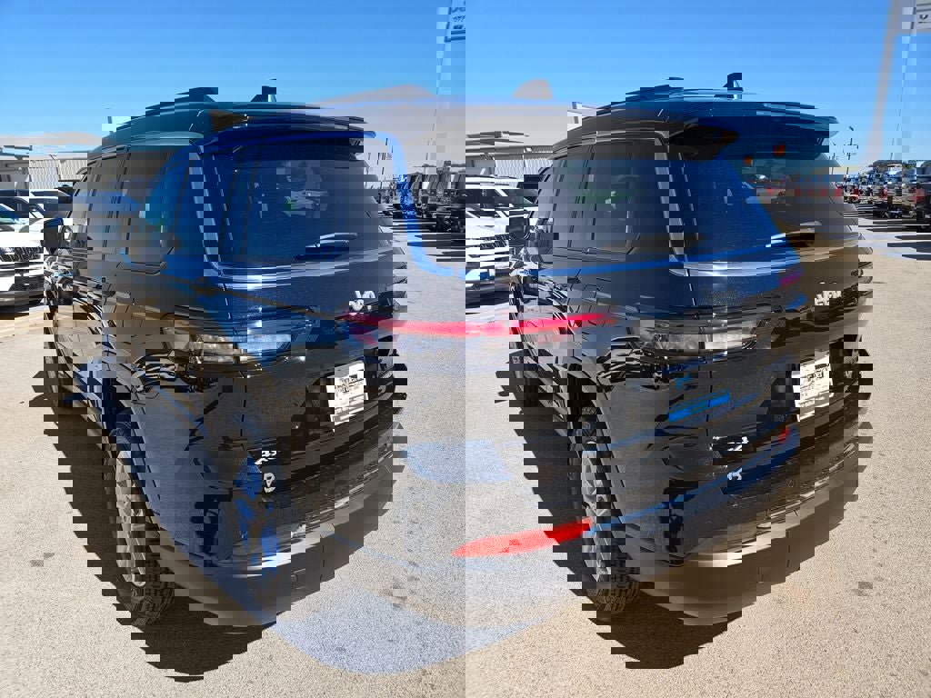 New 2025 Jeep Grand Cherokee L Laredo w/ Luxury Tech Group I image 4