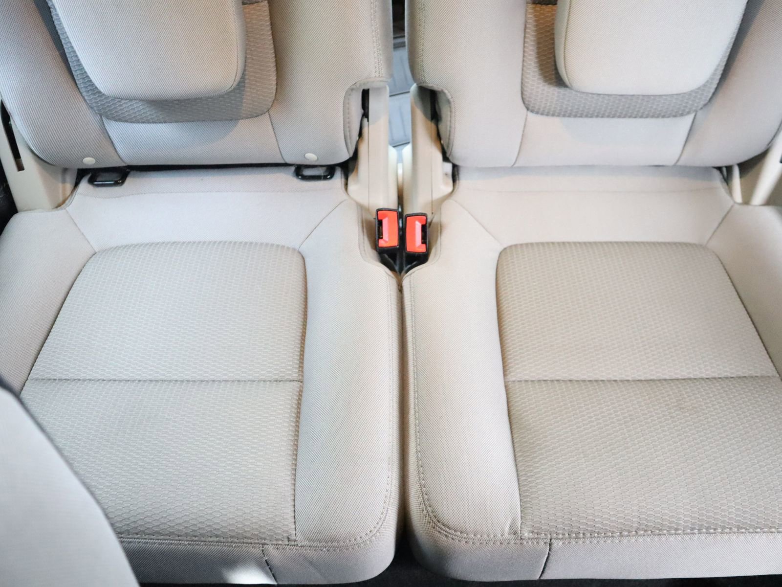 Used 2018 Ford Explorer XLT FWD image 45