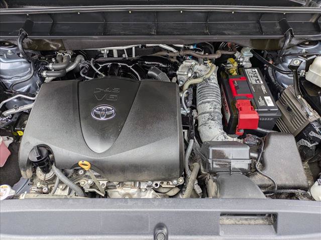 Used 2022 Toyota Highlander XLE FWD image 25
