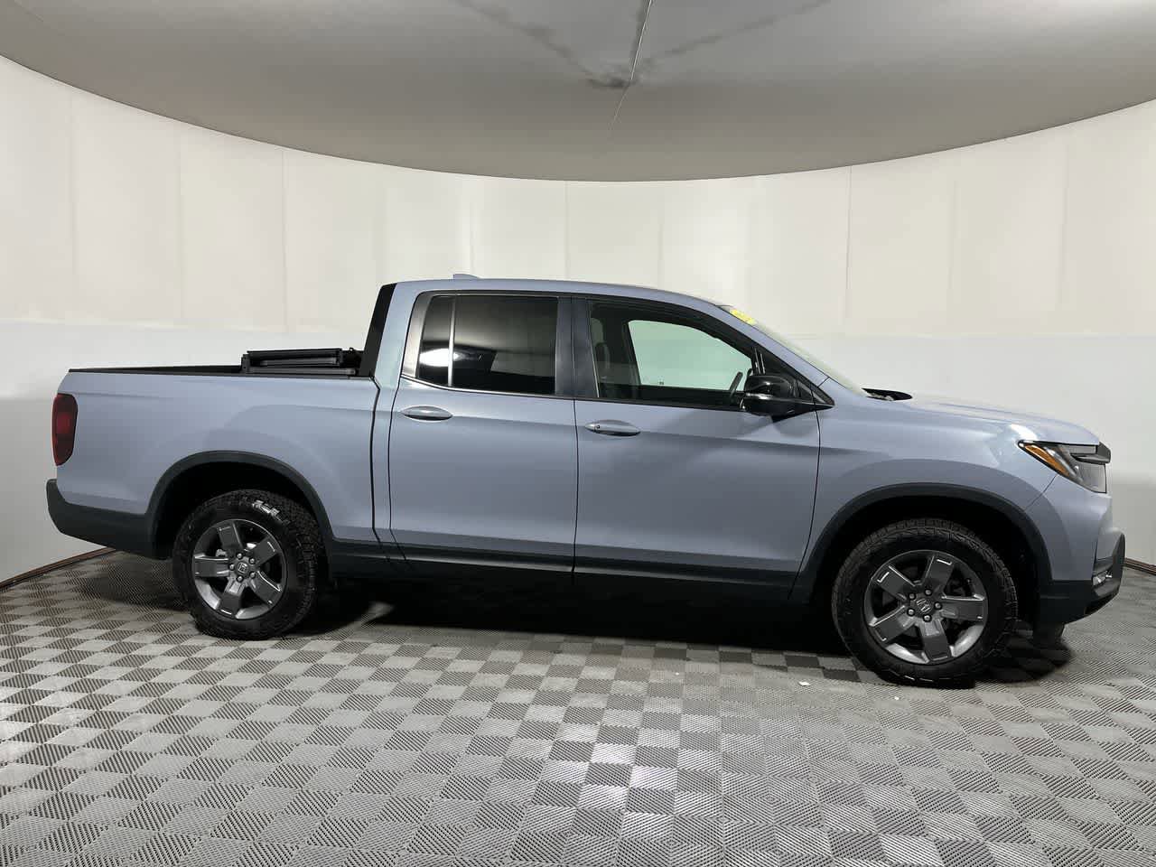 Used 2025 Honda Ridgeline TrailSport image 8