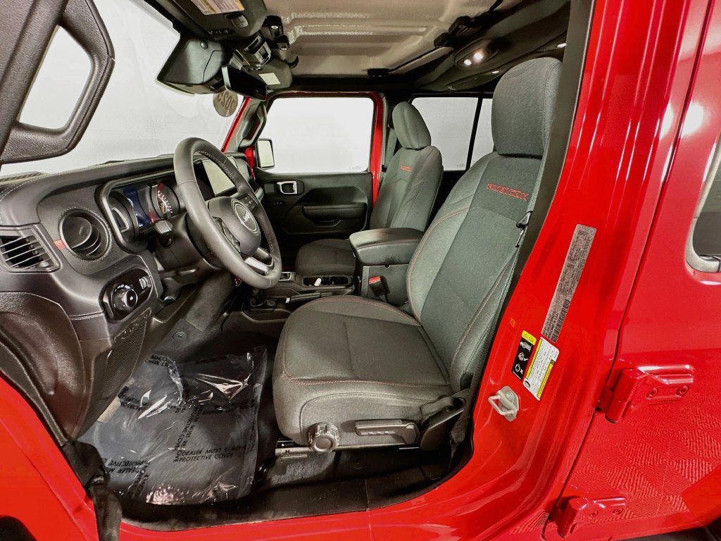 Certified 2025 Jeep Wrangler Unlimited Rubicon w/ Safety Group AWD/4WD image 33