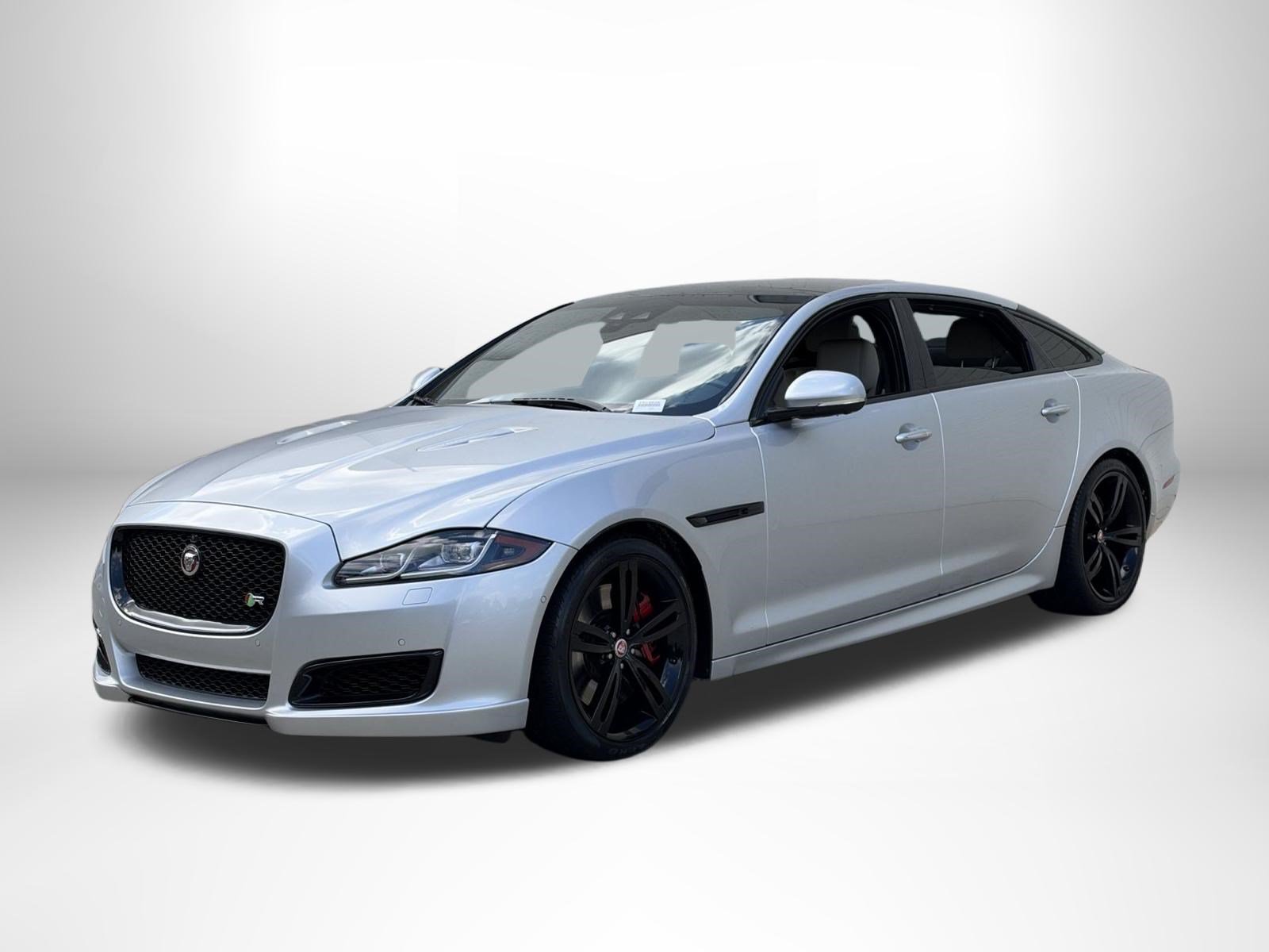 Used 2019 Jaguar XJ R RWD image 7