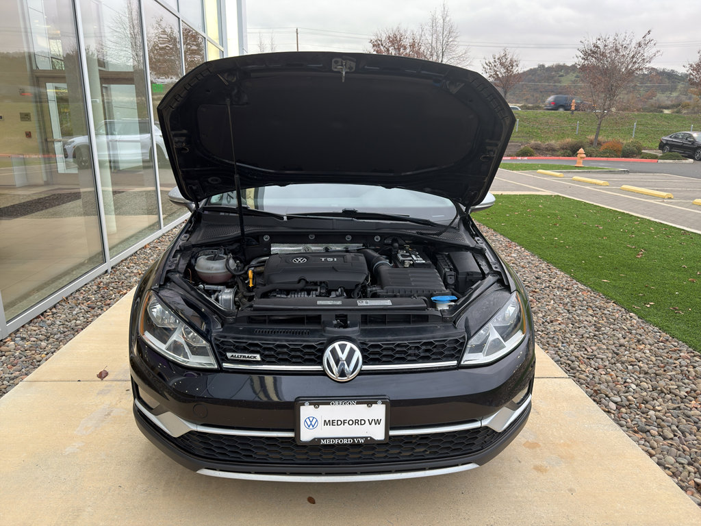 Used 2017 Volkswagen Golf Alltrack SEL image 13