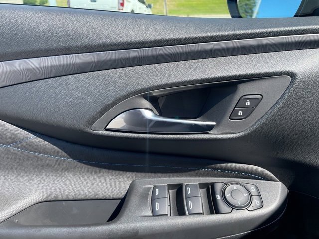 New 2025 Buick Envista Sport Touring w/ Convenience I Package image 10