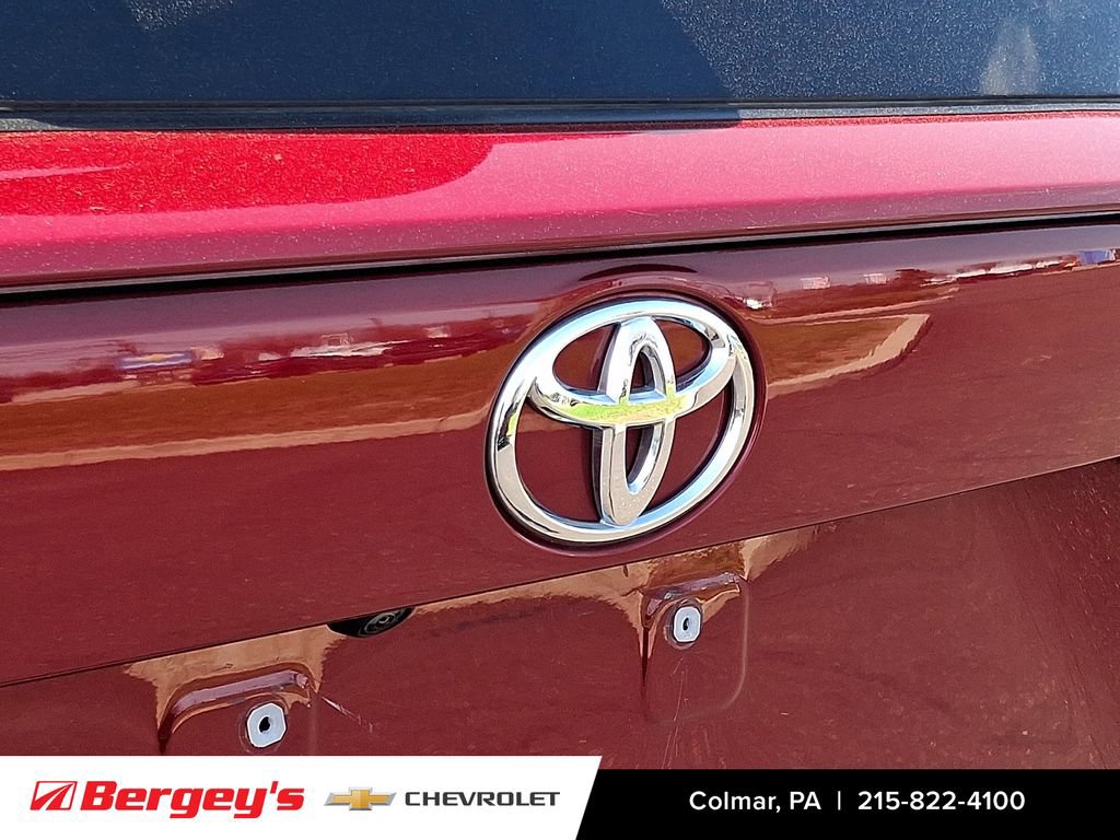 Used 2023 Toyota RAV4 XLE FWD image 32