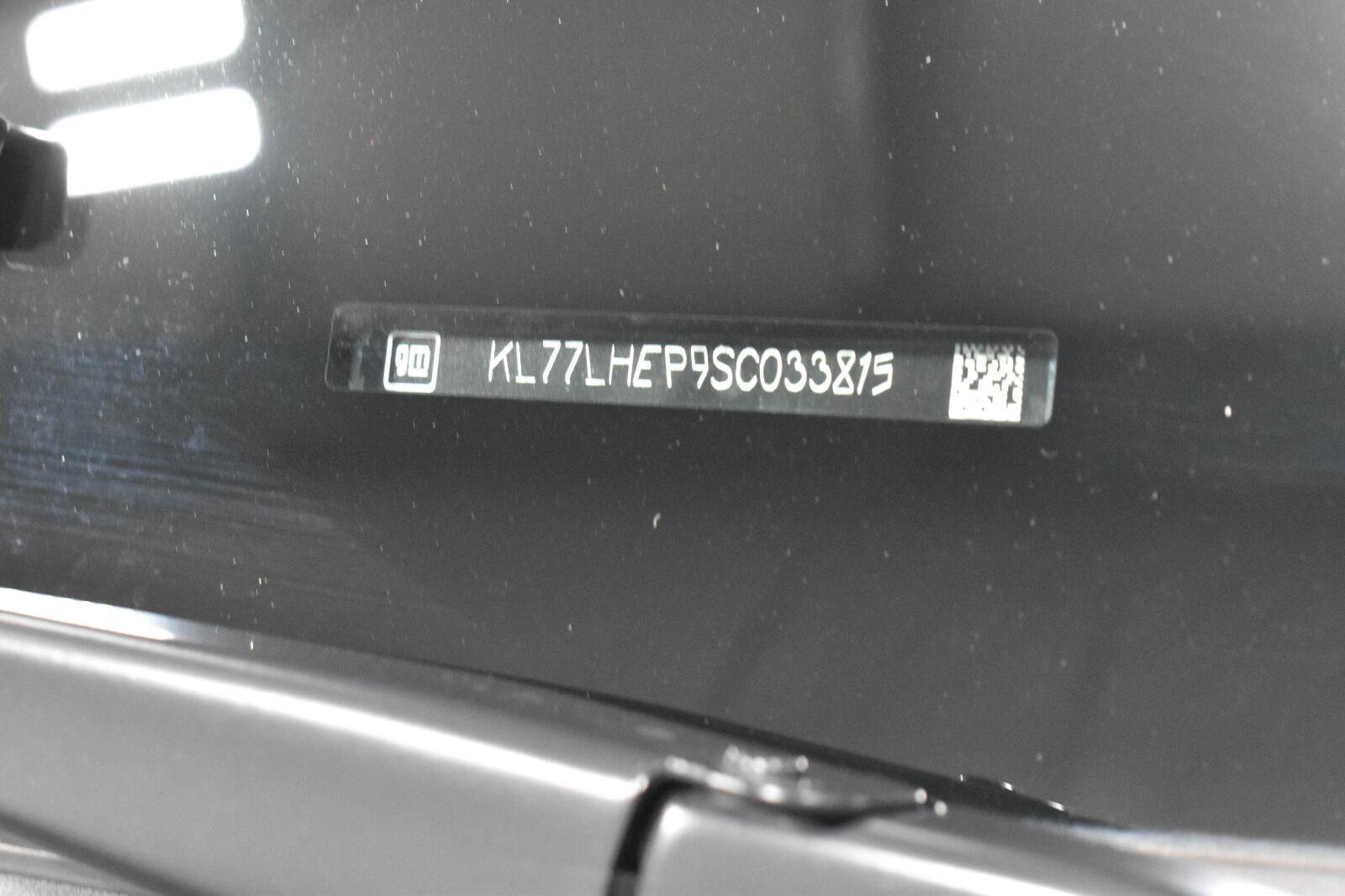 Used 2025 Chevrolet Trax LT w/ LT Convenience Package FWD image 33
