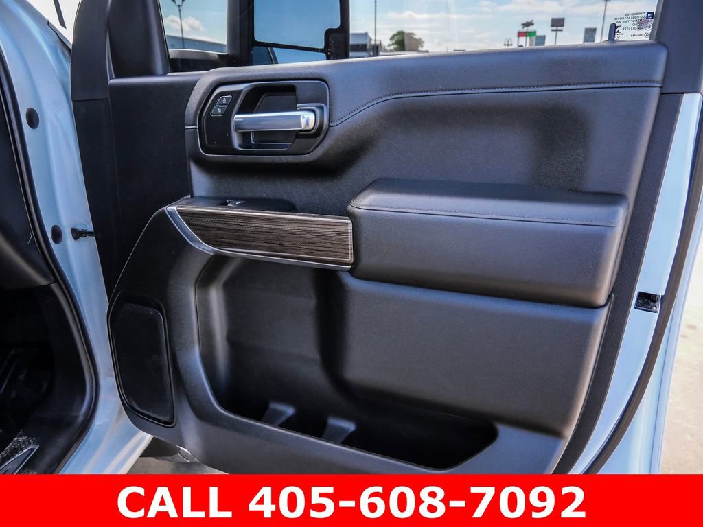 Used 2022 Chevrolet Silverado 2500 LT w/ Convenience Package image 17