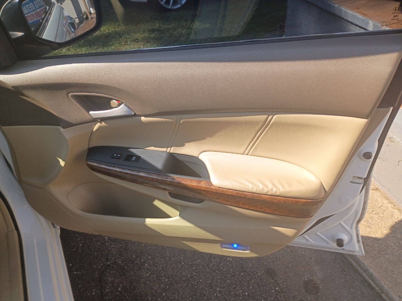 Used 2009 Honda Accord EX-L image 17
