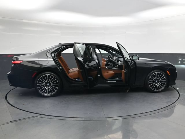 New 2026 BMW 740i w/ Executive Package RWD image 45