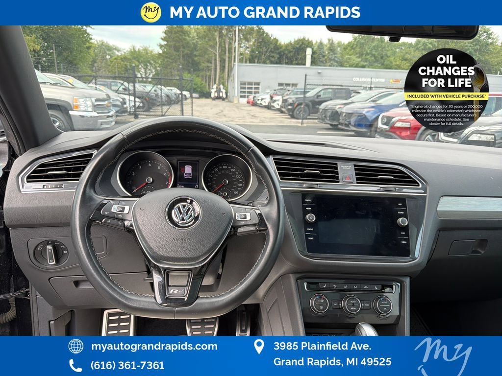 Used 2020 Volkswagen Tiguan SE R-Line w/ 3rd Row Seat Package AWD/4WD image 12