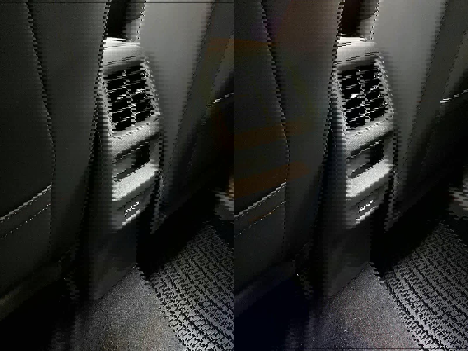 New 2026 Volkswagen Tiguan SE image 16