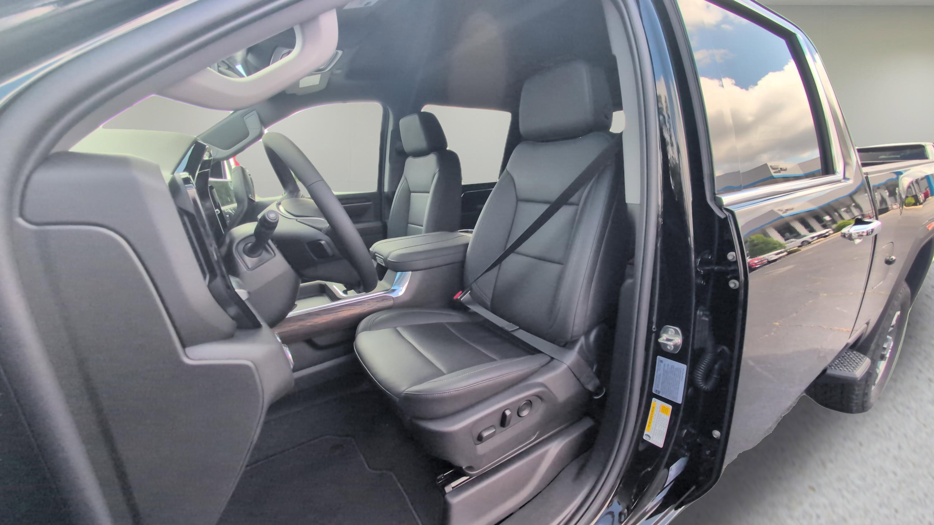 New 2025 GMC Sierra 2500 SLT w/ SLT Convenience Package AWD/4WD image 22