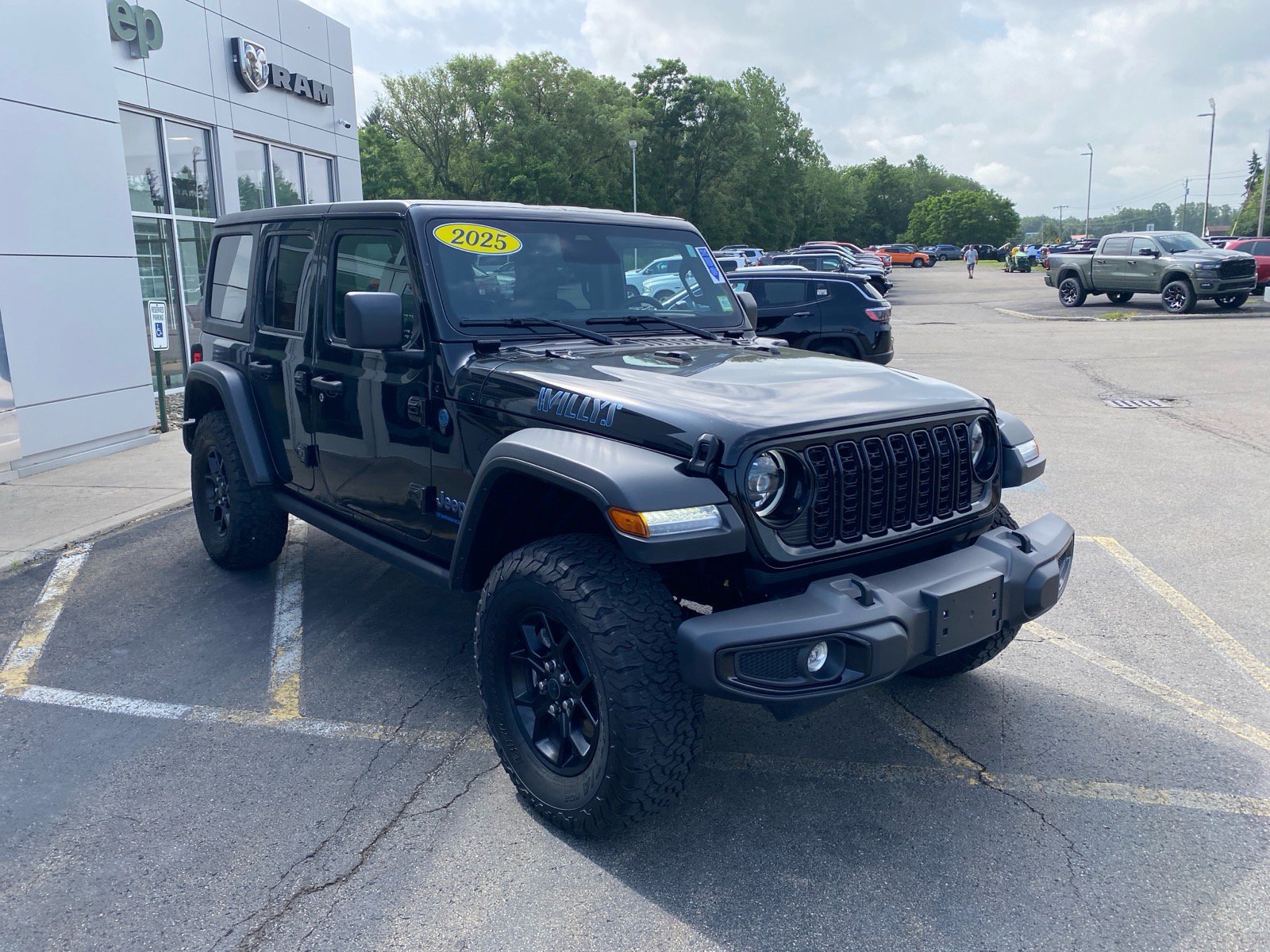 Used 2025 Jeep Wrangler Unlimited Sport S 4xe AWD/4WD image 7
