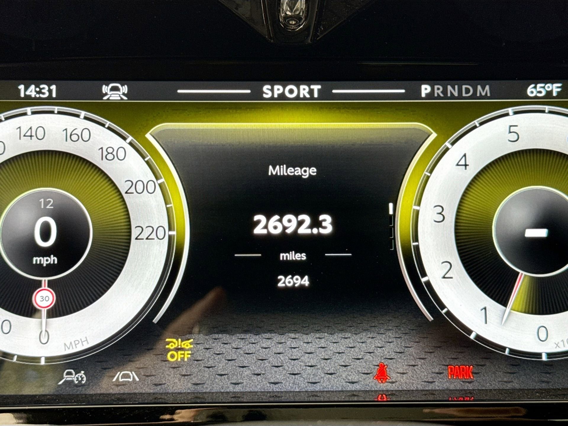 Used 2025 Aston Martin V8 Vantage Coupe image 11