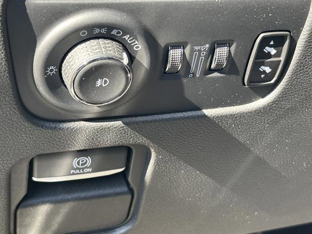 Used 2024 Jeep Wagoneer Series II w/ Flexible Seating Group image 14