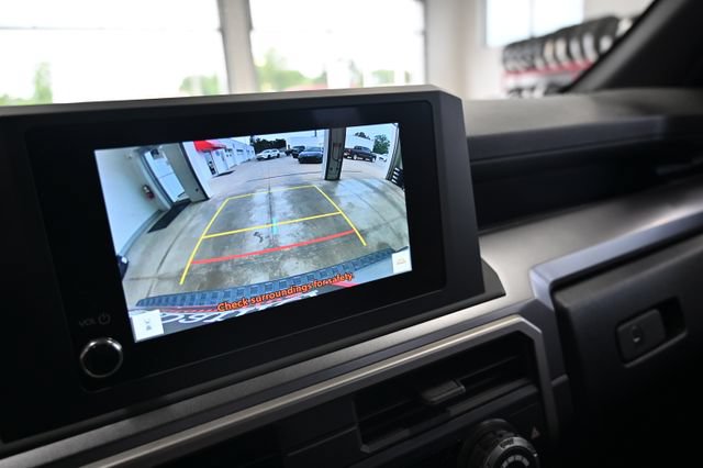 Used 2025 Toyota 4Runner SR5 AWD/4WD image 17