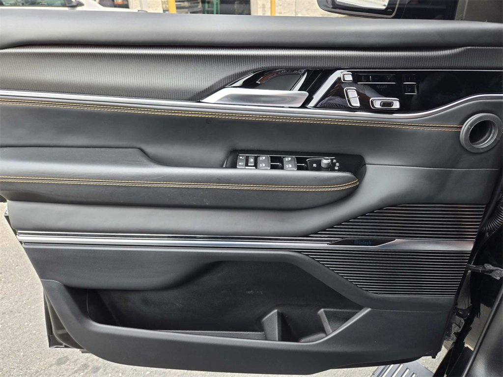 Used 2024 Jeep Grand Wagoneer Series III w/ Rear Seat Video Group 1 image 41