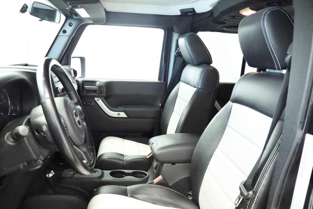 Used 2011 Jeep Wrangler Unlimited Sahara w/ Dual Top Group image 20