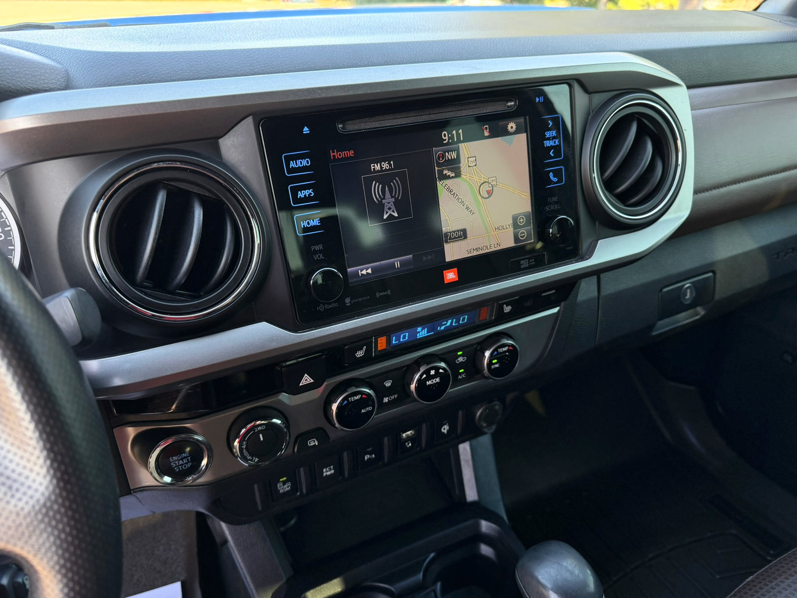 Used 2017 Toyota Tacoma Limited w/ Tow Package AWD/4WD image 16