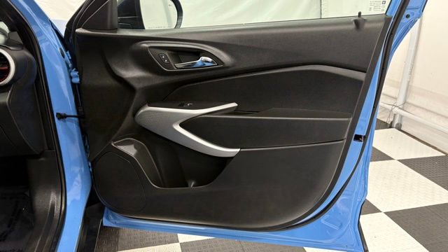 Used 2024 Chevrolet Trax RS w/ Sunroof Package FWD image 24