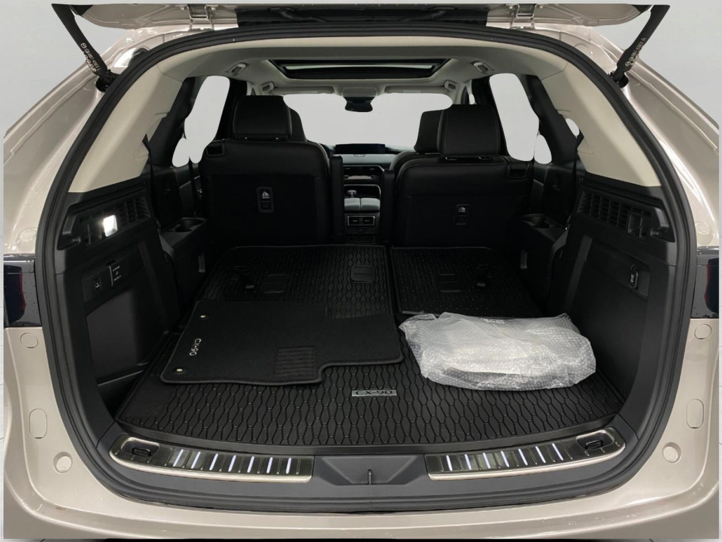 New 2025 MAZDA CX-90 Plug-In Hybrid w/Premium Sport AWD/4WD image 38