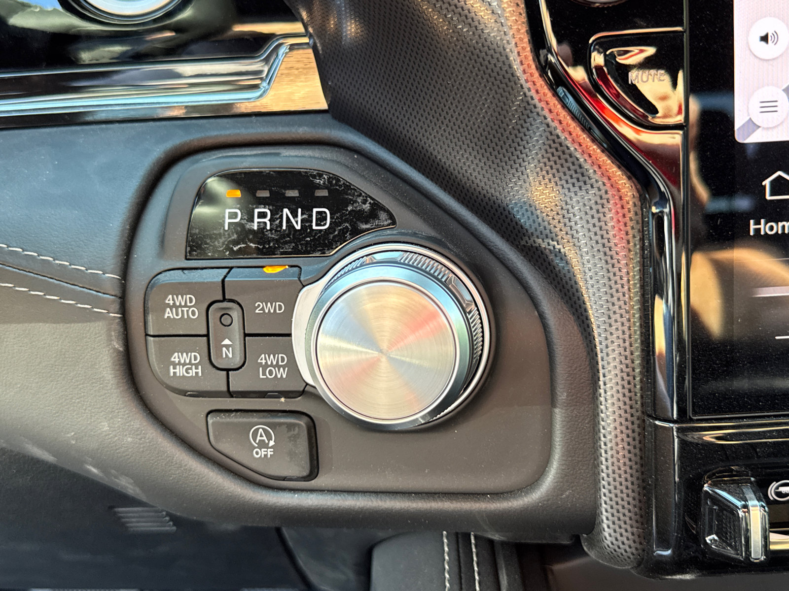 New 2025 RAM 1500 Limited AWD/4WD image 16