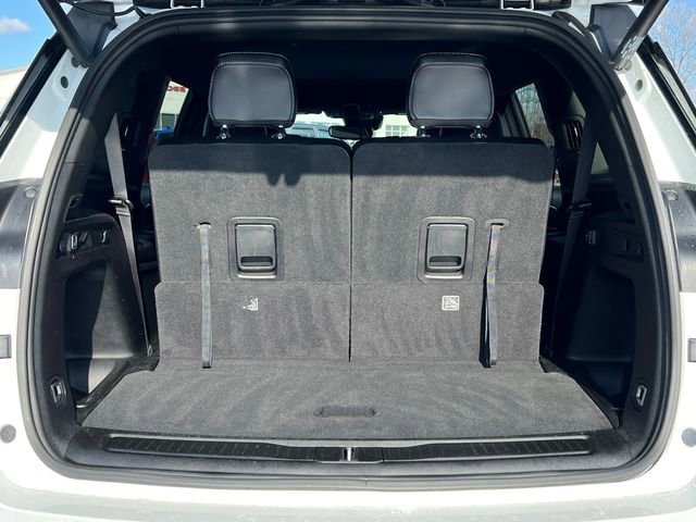 Used 2023 Jeep Grand Cherokee L Laredo image 37